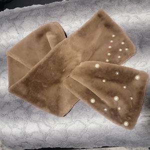 NWT pearl scarf
